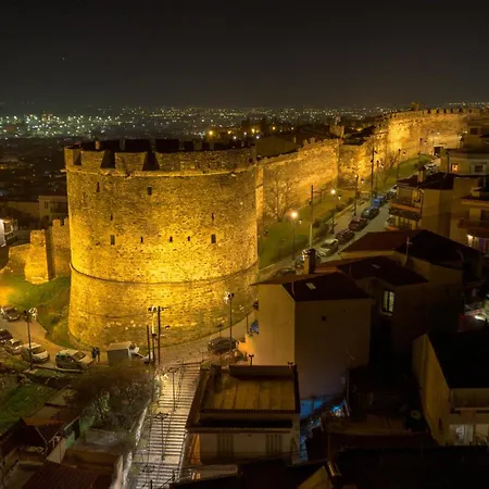 Charis Beyond The Castle * Thessalonique
